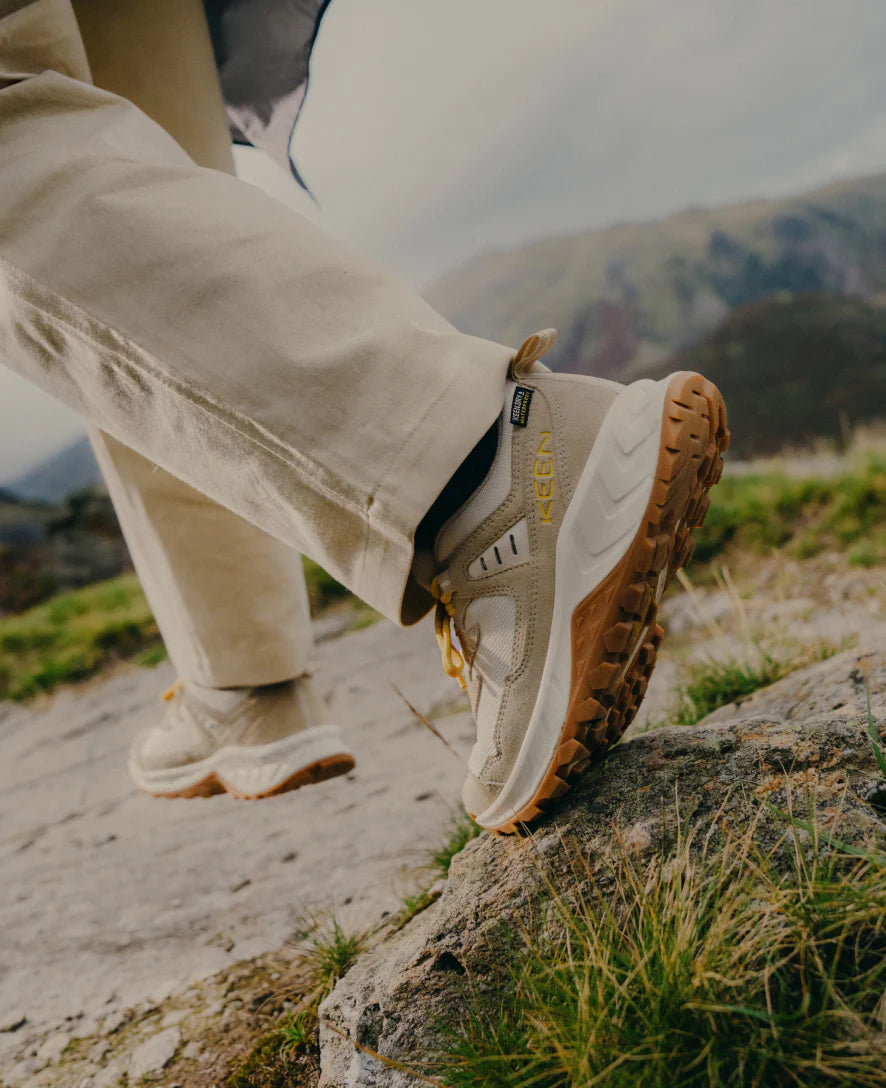 Women's Hightrail Waterproof Hiking Shoe | Cameo Rose/Oak Buff - Image 8