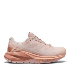 Women's Targhee Apex Waterproof Hiking Shoe  |  Cameo Rose/Peach Fuzz
