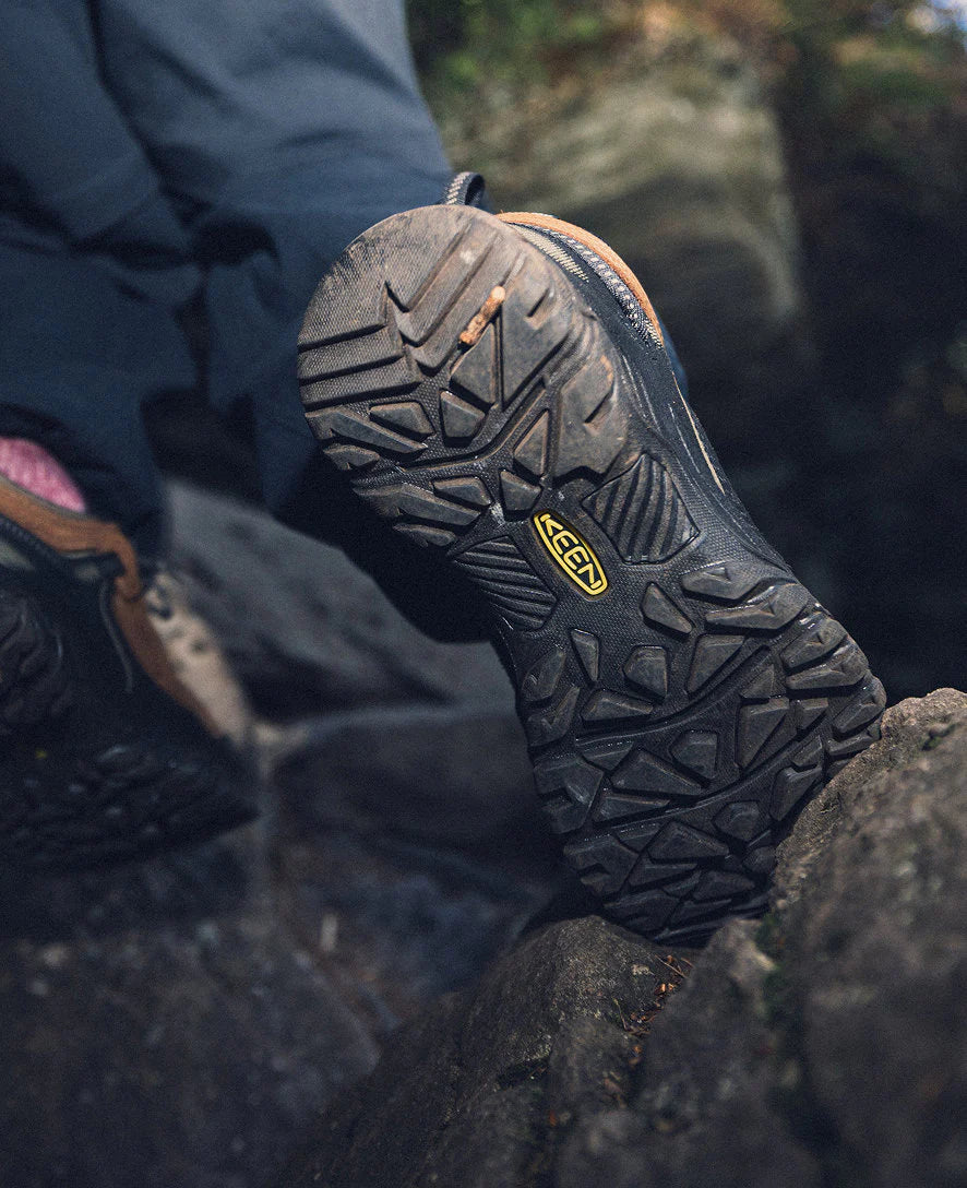 Men's Targhee IV Wide Waterproof Hiking Shoe | Bison/Black - Image 9