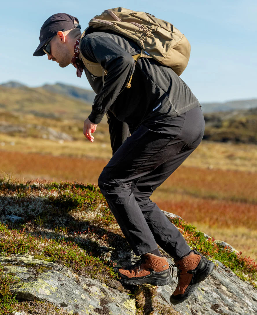 Men's Targhee IV Wide Waterproof Hiking Boot | Bison/Black - Image 8